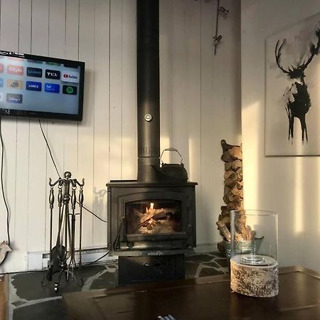 Om Chalet 2 Avec Spa Et Foyer Borde Du Fleuve St-Pierre-de-l'Île-d'Orléans Eksteriør billede