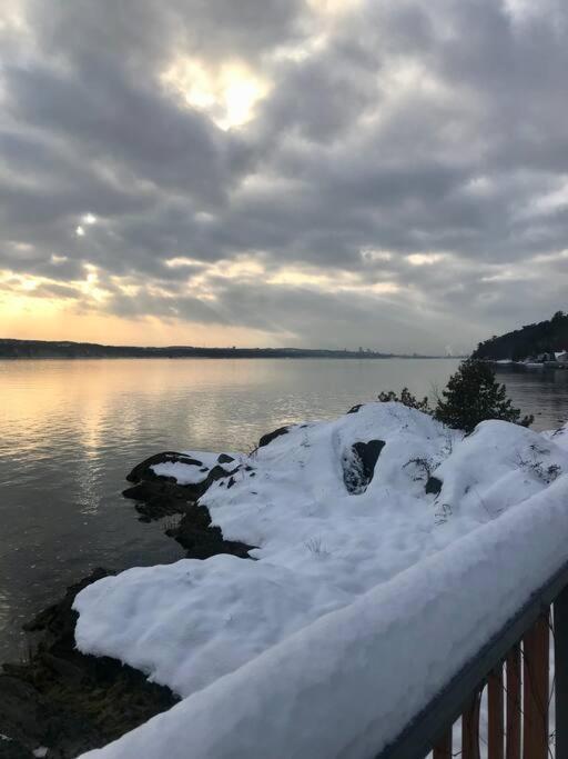 Om Chalet 2 Avec Spa Et Foyer Borde Du Fleuve St-Pierre-de-l'Île-d'Orléans Eksteriør billede