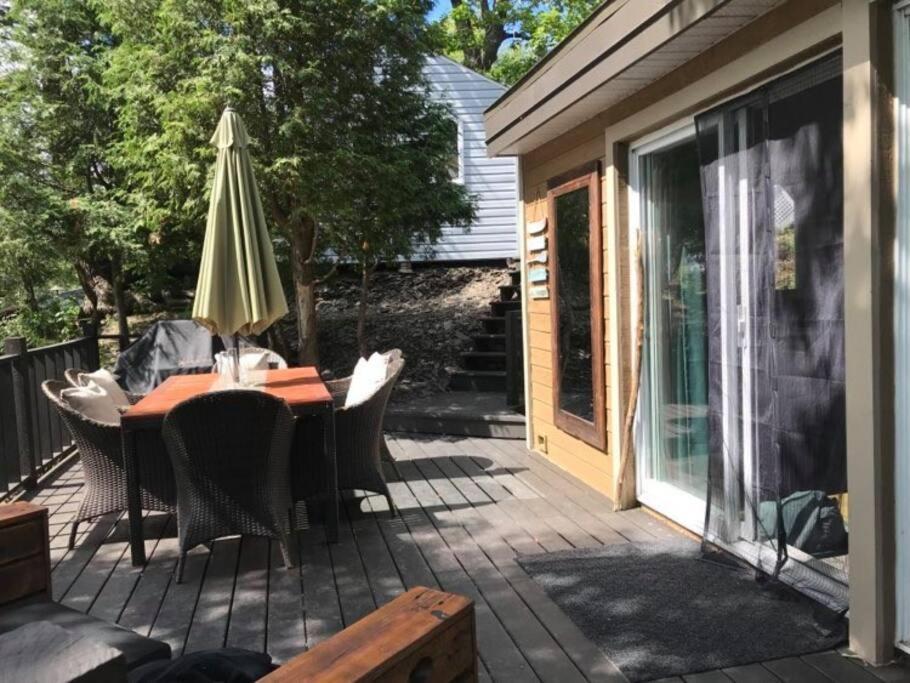 Om Chalet 2 Avec Spa Et Foyer Borde Du Fleuve St-Pierre-de-l'Île-d'Orléans Eksteriør billede